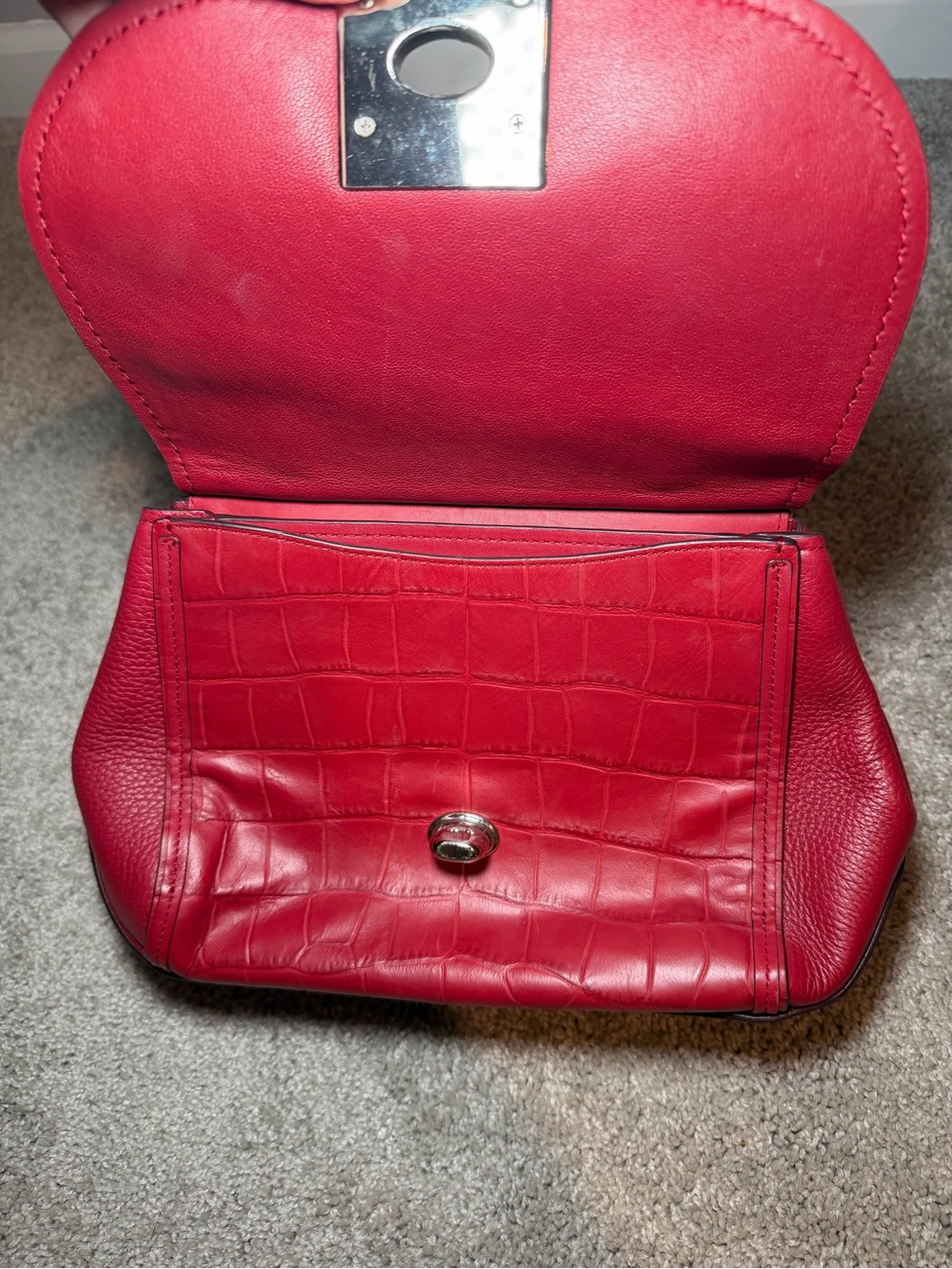 Coach Vintage Cherry Red - Picture 4 of 10